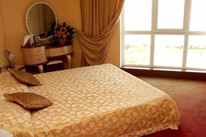 Room 5 of 45