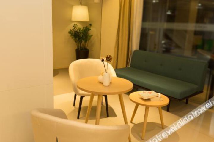 Hotel Interior 10 of 32