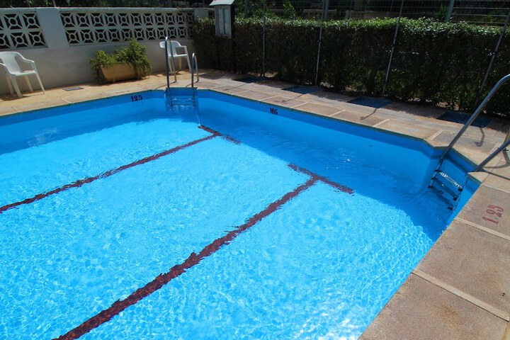 Pool 6 of 12