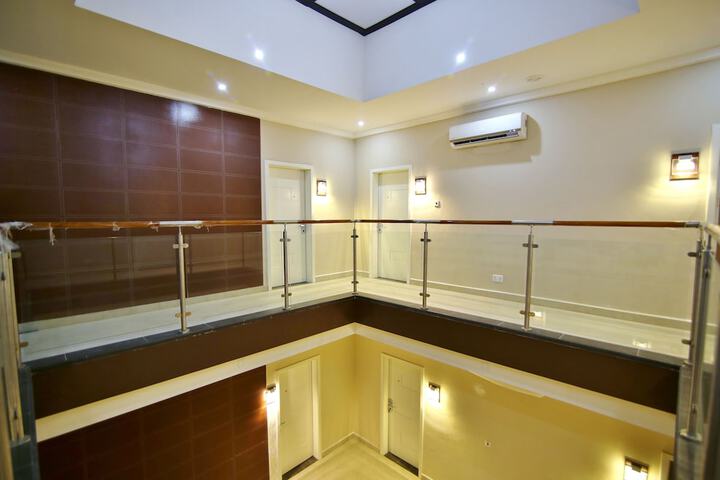 Ballroom/Hall 71 of 89