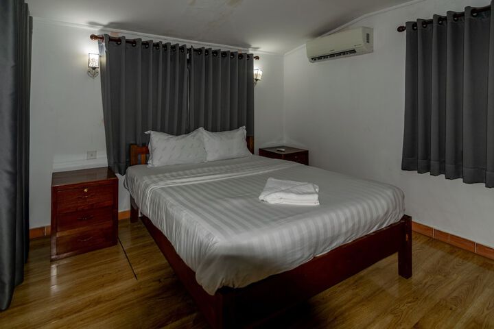 Room 11 of 26