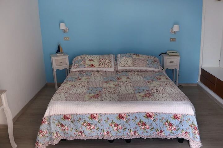 Room 9 of 23