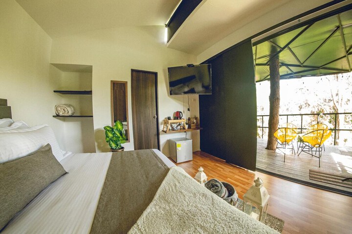 Room 5 of 20