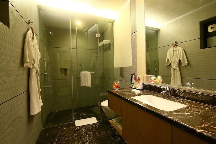 Room 25 of 95
