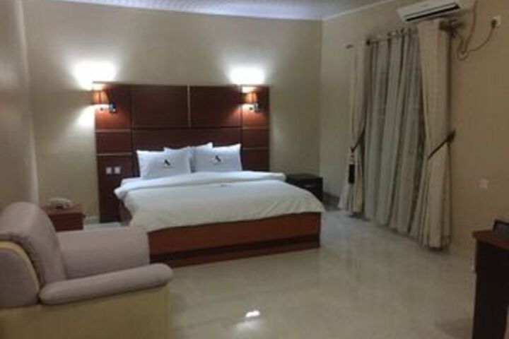 Room 6 of 41