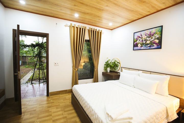 Room 3 of 20