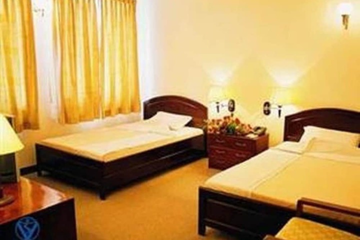 Room 8 of 28