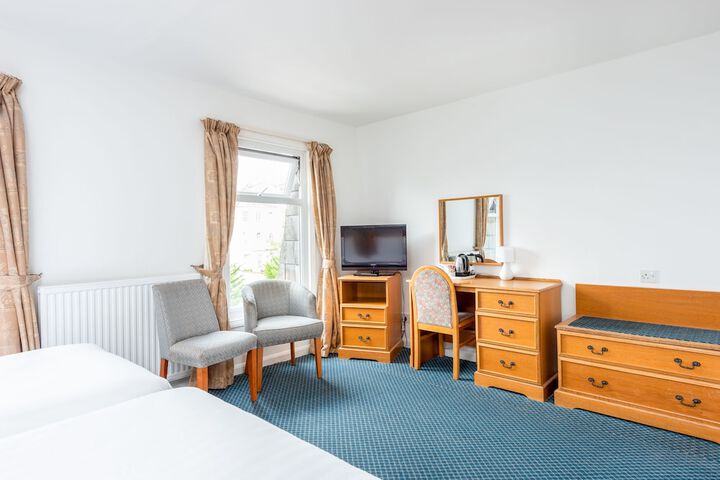 Room 9 of 63