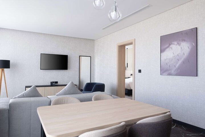 Room 19 of 87