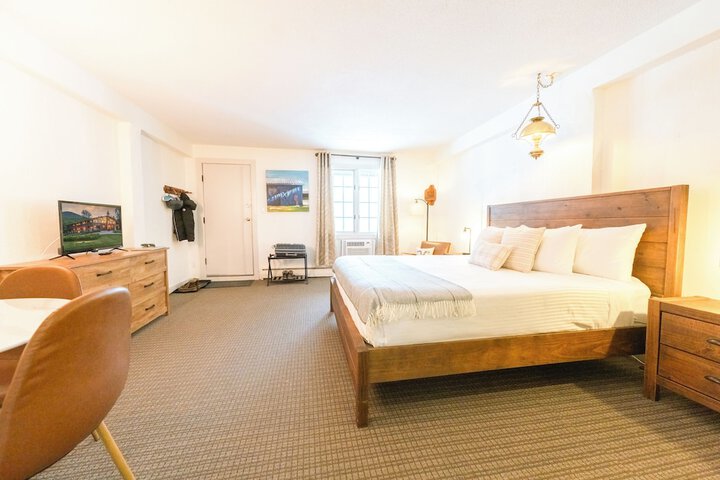 Superior King Bed (2 of 23)