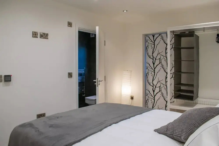 Room 3 of 13