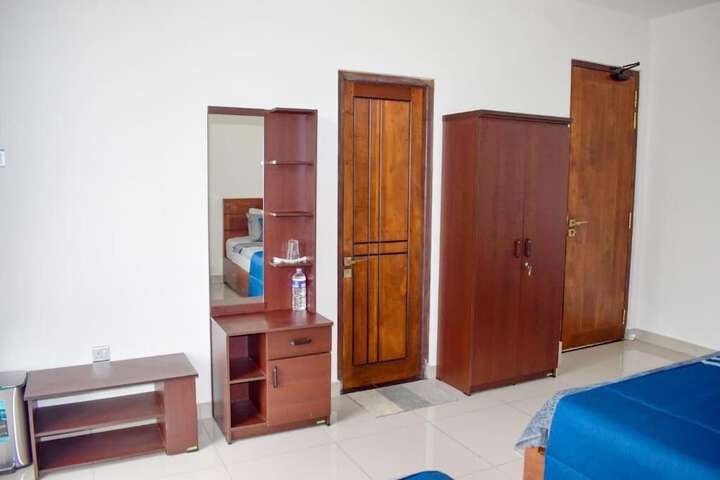 Room 12 of 38