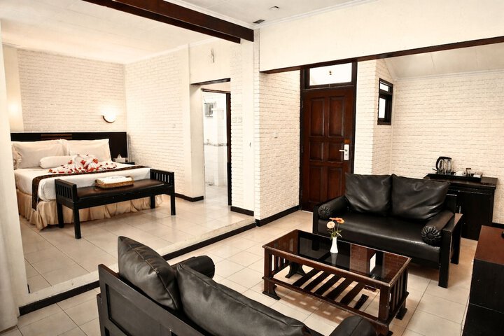 Room 4 of 70