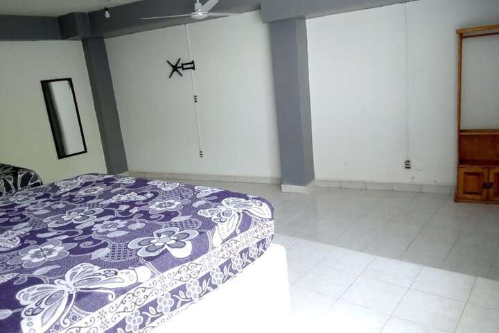 Room 13 of 25