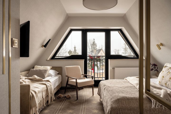 Room 6 of 73