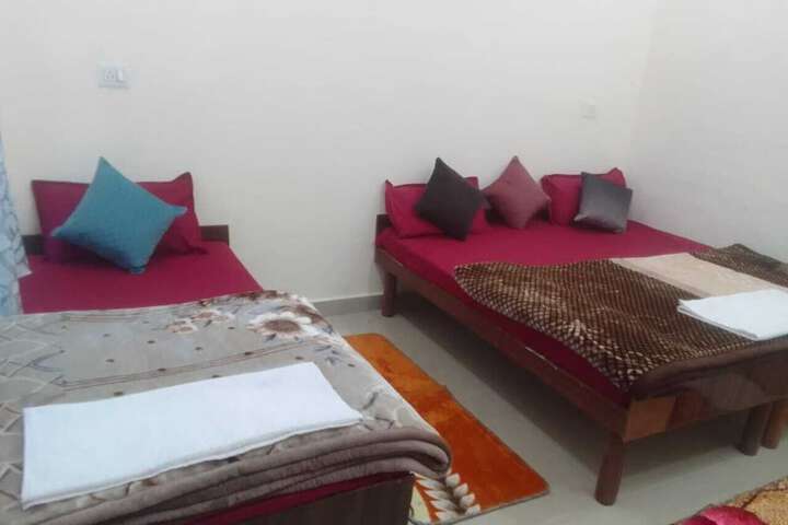 Room 3 of 20