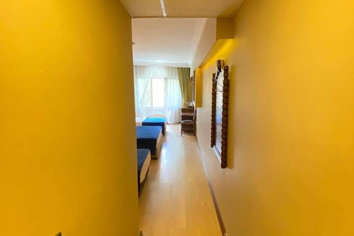 Room 25 of 46