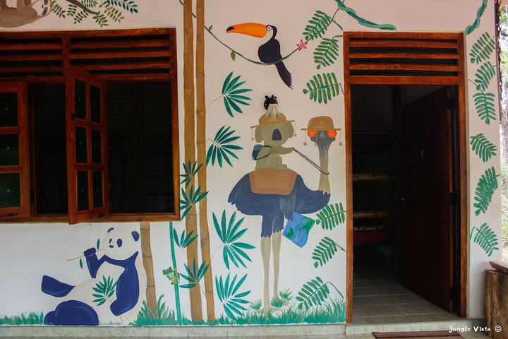 Room 10 of 28