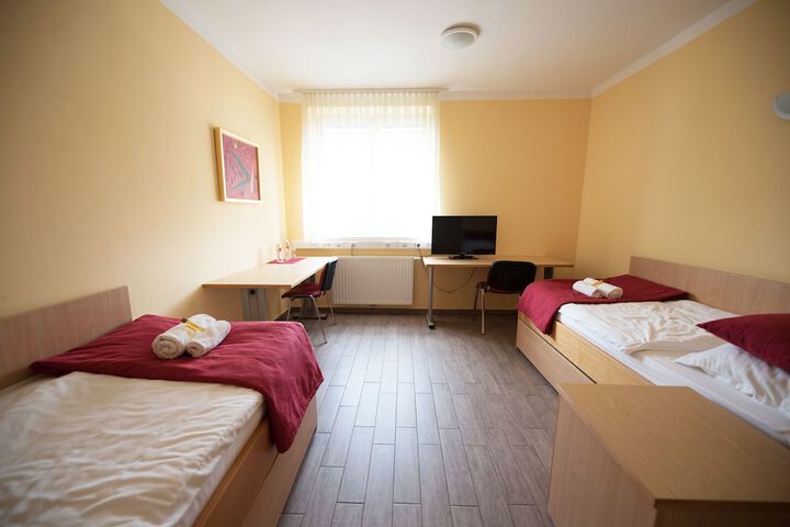 Room 3 of 69
