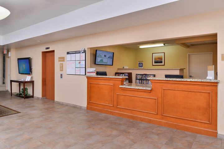 Check-in/check-out kiosk