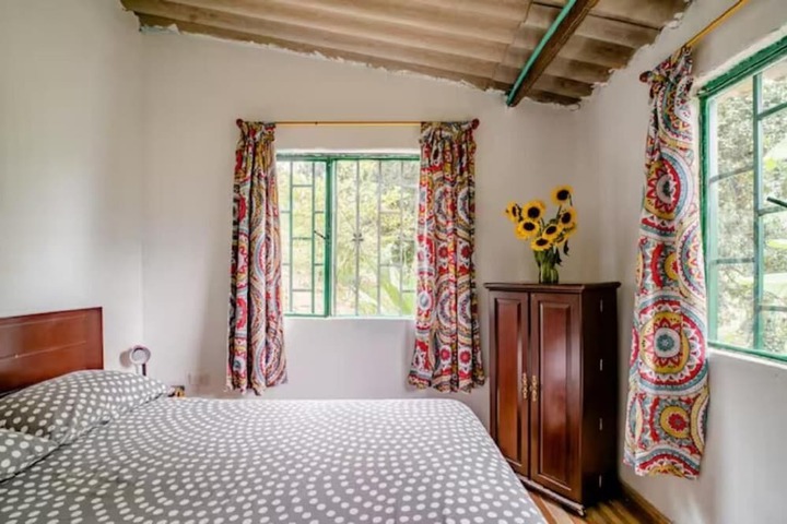 Room 3 of 36