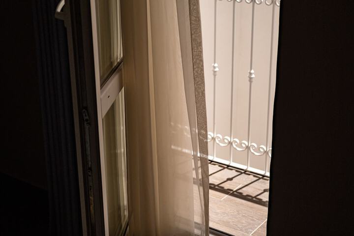 Room 3 of 117