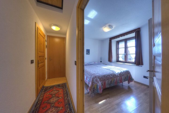 Room 13 of 63