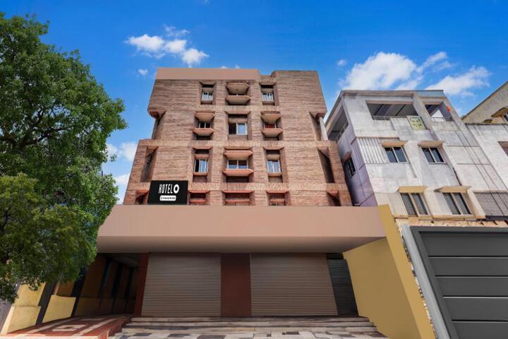 Super Hotel O Suryabagh Near Jagadamba Theater