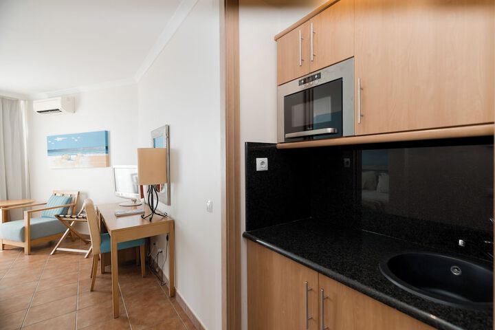 Room 10 of 50