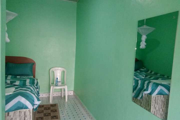 Room 4 of 17