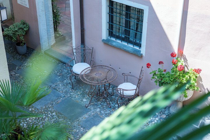 Hotel Exterior 128 of 129