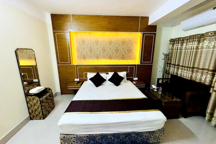 Room 14 of 20