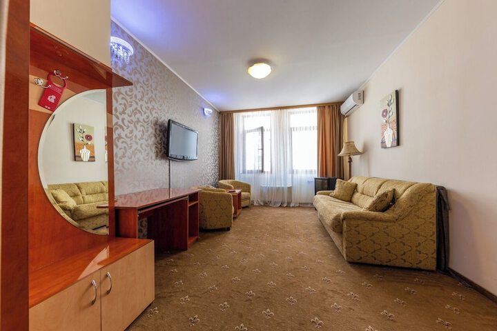 Room 15 of 37