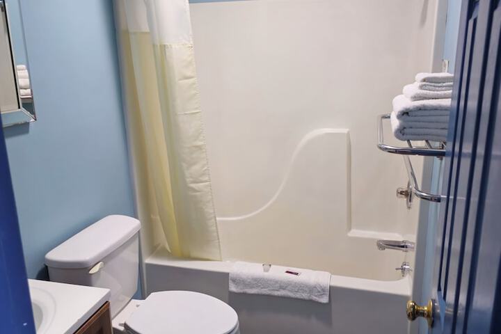 Room 9 of 11