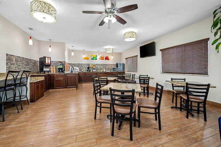 Breakfast/Coffee Service 47 of 53