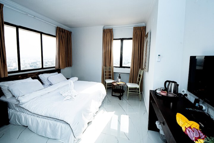 Room 10 of 123