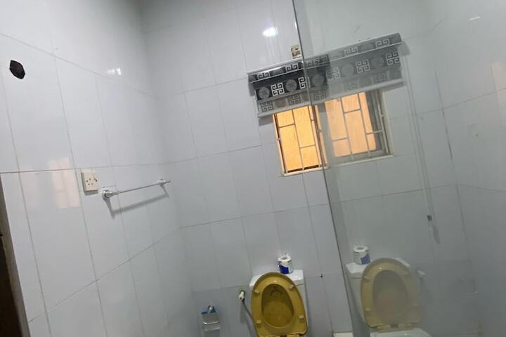 Room 8 of 18