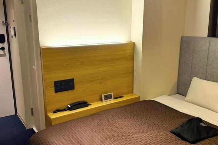 Room 11 of 60