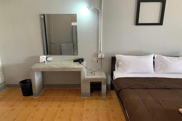 Room 10 of 95