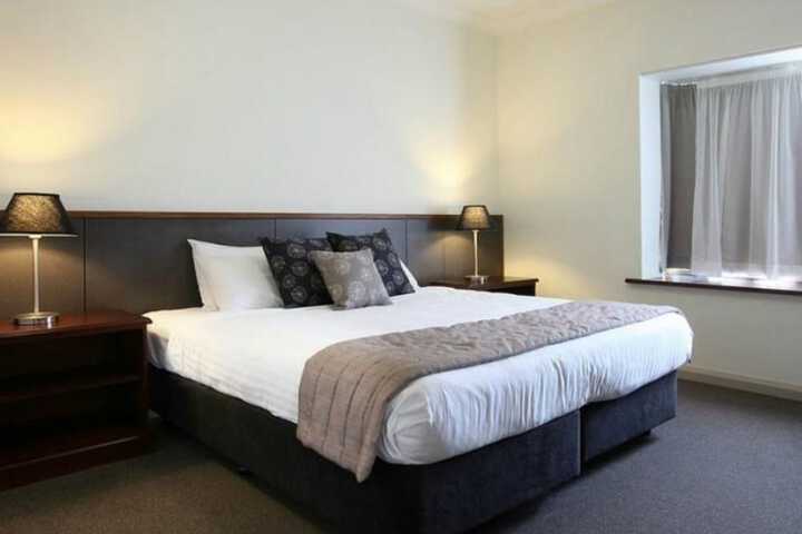 Room 10 of 44