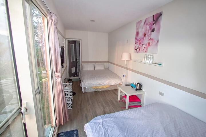 Room 6 of 24