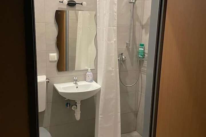 Room 5 of 5