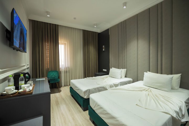 Room 13 of 37