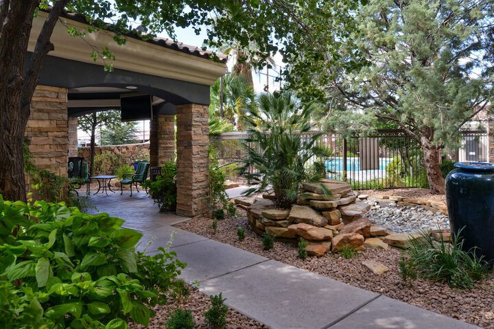 Hotel Exterior 97 of 105