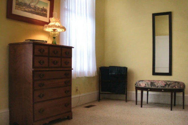 Room 6 of 50