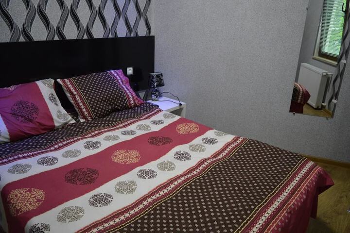 Room 5 of 33