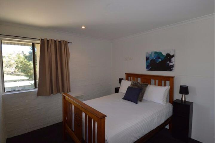 Room 2 of 5