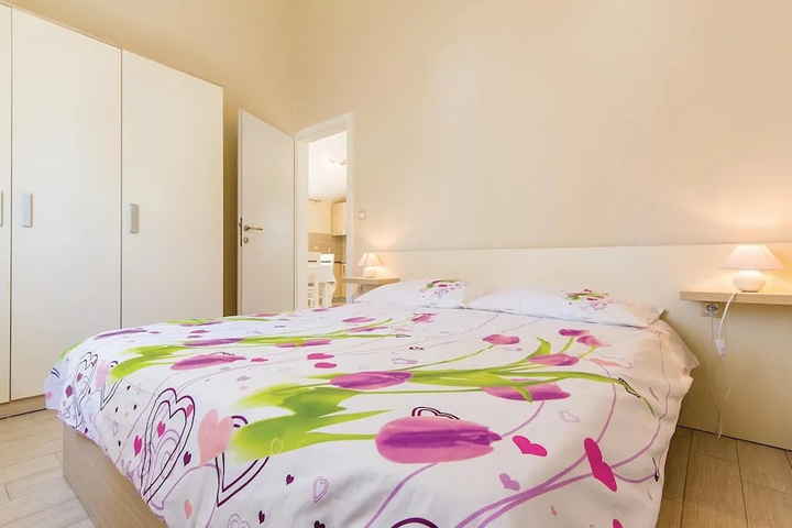 Beautiful Home in Pomer With Wifi and 2 Bedrooms