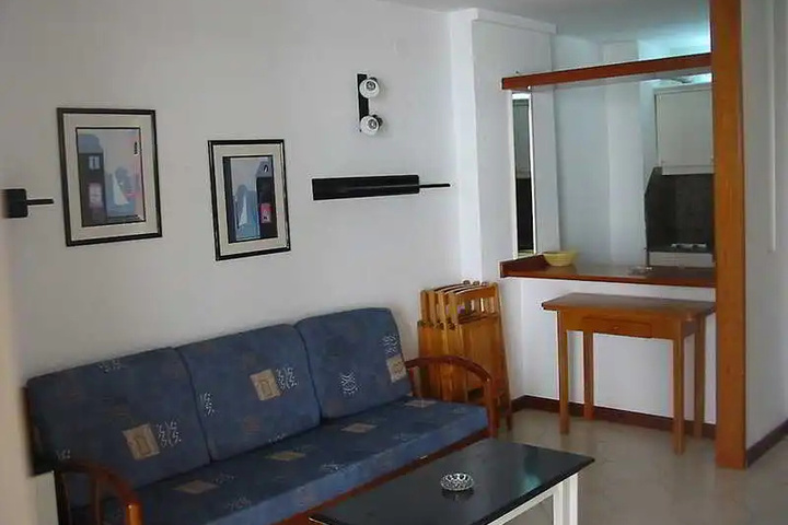 Room 2 of 5