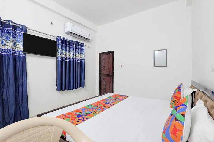 Room 10 of 27